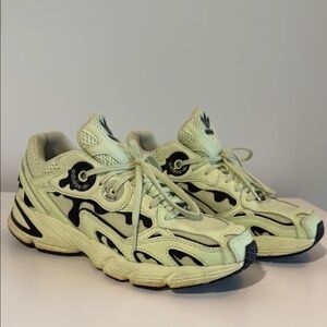 adidas Women's Athletic Shoes in Light Yellow and Black